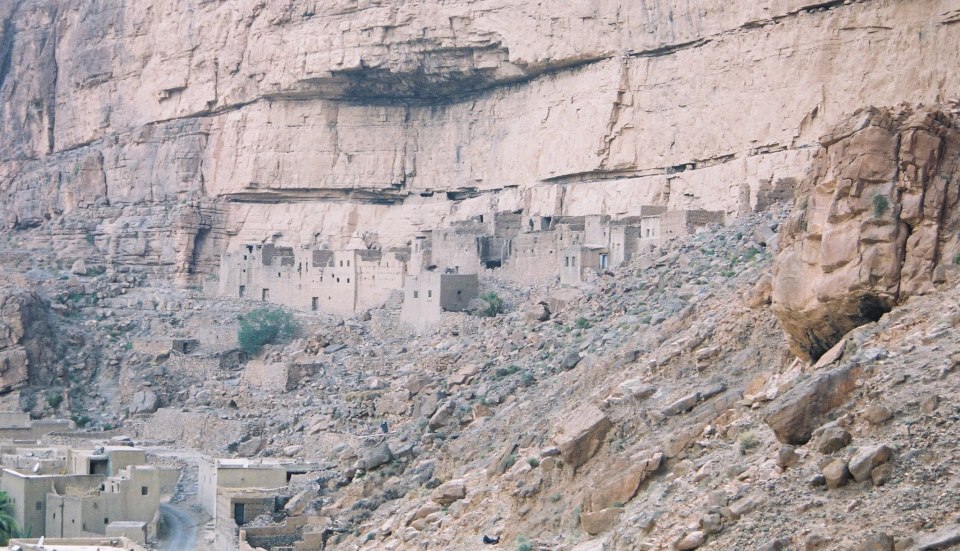 9950_637357866290725_173887596_n